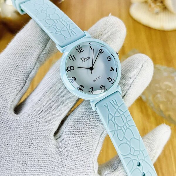 Women's watch with same strap and case color