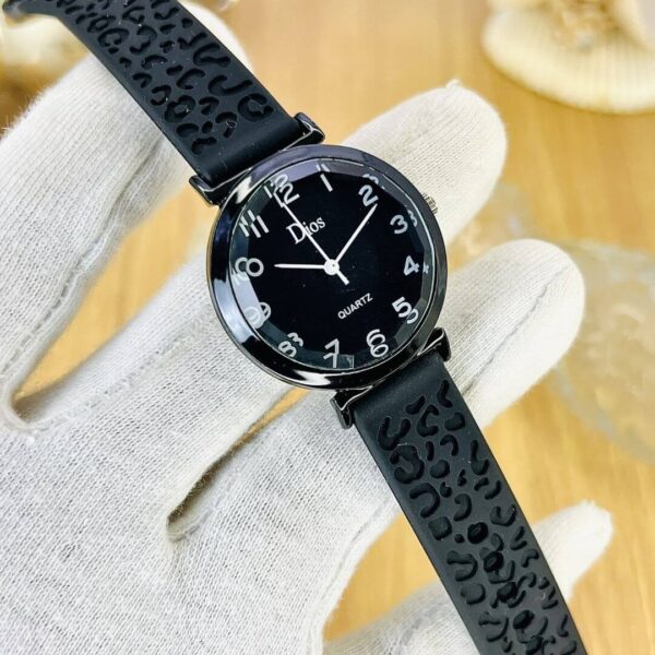 Women's watch with same strap and case color